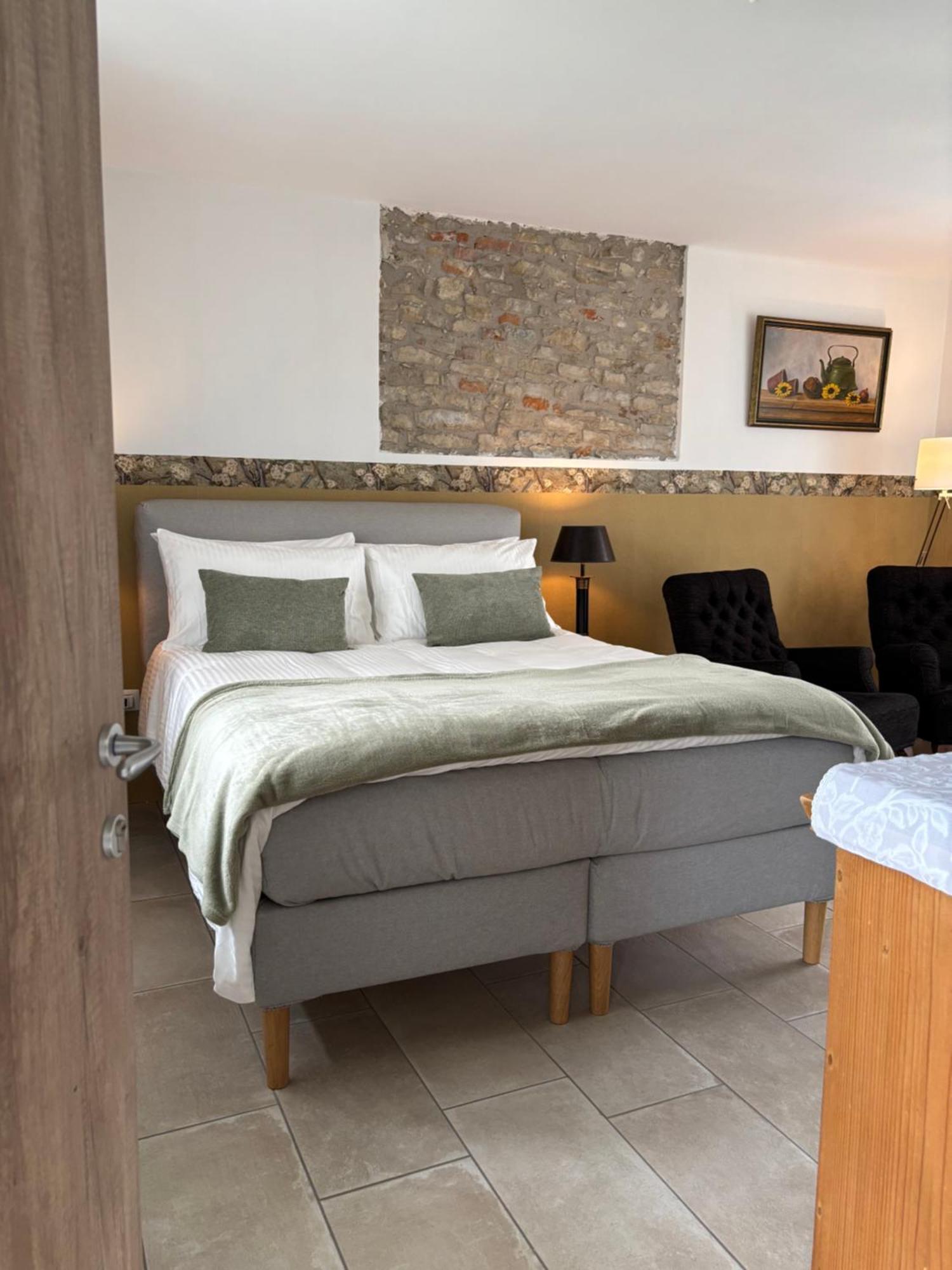 La Luce Delle Colline Bed and Breakfast Serravalle delle Langhe Buitenkant foto
